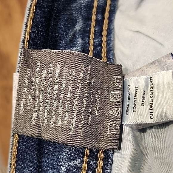 Torrid - Slim Boot Vintage Stretch Mid-Rise Jean in Mid-Wash Blue​​​​​​​ - Picture 8 of 10